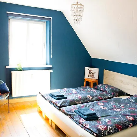 Kunterbunt - Sehr Zentral, Neu Renoviert, 2sz *